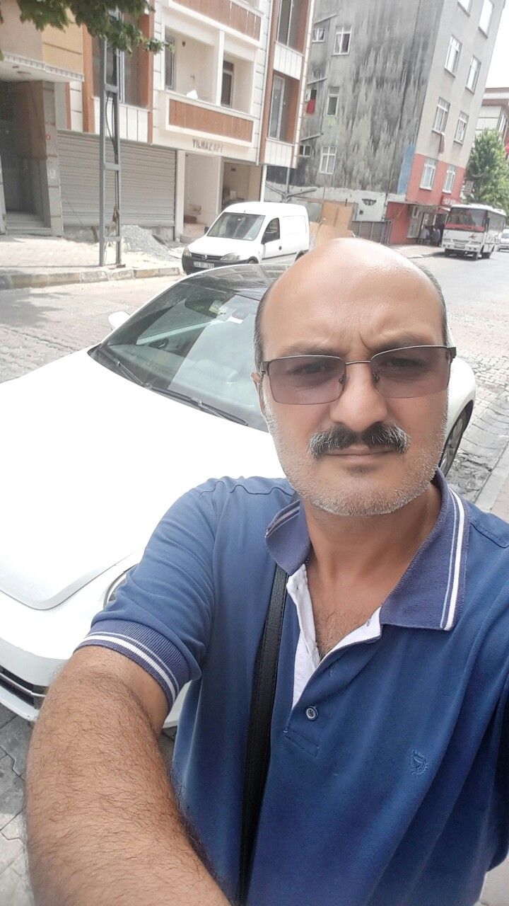 Ali R.